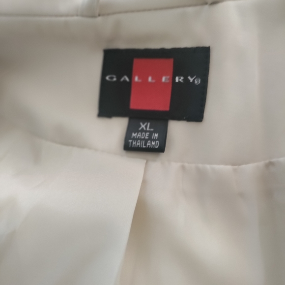 Gallery light khaki raincoat size XL - Picture 4 of 5